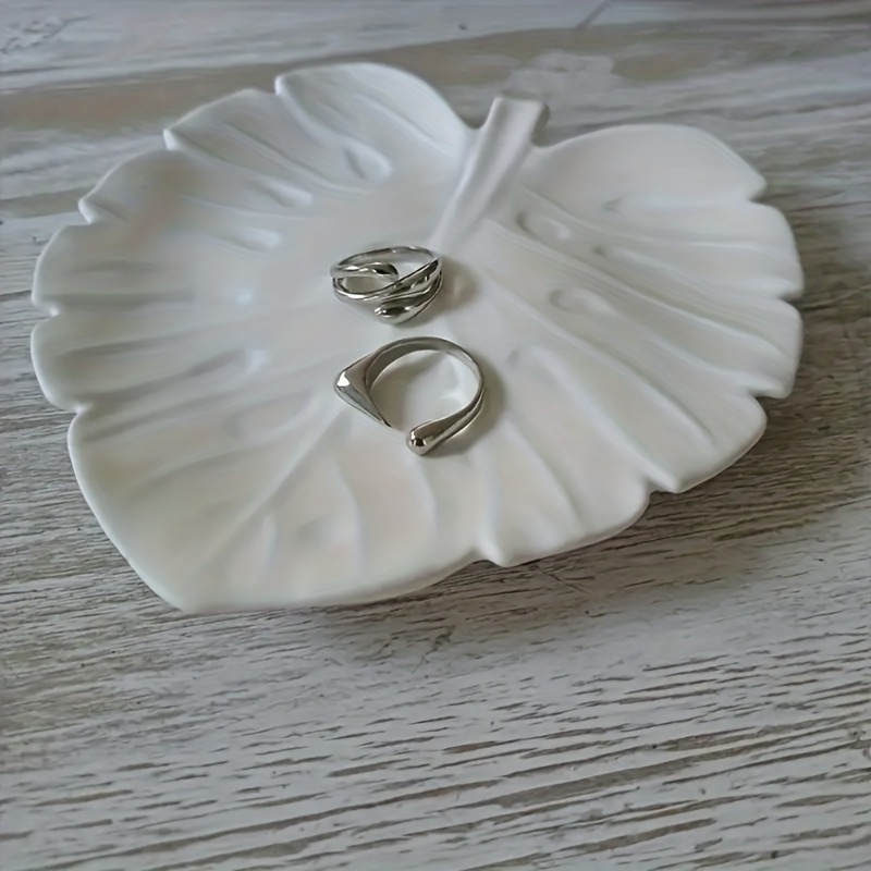 Art Craft And Design - A Top quality Leaf Shaped Design